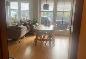 Perfekte Zwei-Raum-Wohnung mit Einbauküche, Sonnenbalkon, Tiefgarage ... in Grünlage von Neuss-Grimlinghausen ...!