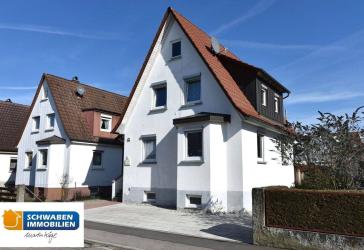KLEIN, ABER MEIN: Renoviertes, freistehendes Haus mit schönem Garten in Langenaus Mitte zu verkaufen