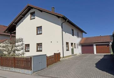 Gepflegte Doppelhaushälfte in Teising