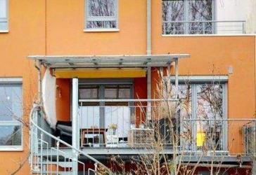 ~~ GEPFLEGTES, VERMIETETES REIHENMITTELHAUS MIT GARAGE, TERRASSE, 3 BALKONE UND GARTEN ~~