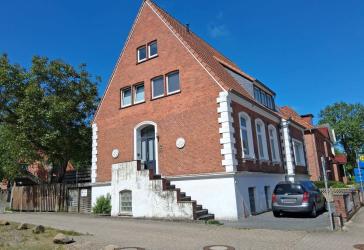 Historisches Klinkergebäude mit zwei Wohneinheiten im beliebten Wolthusen.