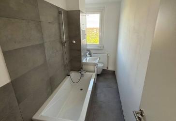 4-Raum Wohnung im 4. OG mit Balkon und Wannenbad