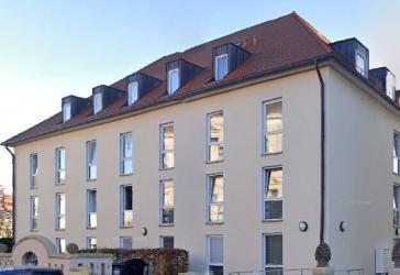 Studentenwohnanlage sucht einen neuen Mieter! Möbliertes Studenten 1-Zimmer-Dachgeschoss-Appartment in der Universit...