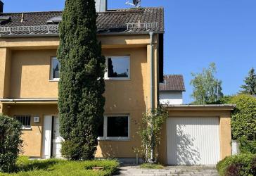 Sehr großzügige Doppelhaushälte mit viel Platz für größere Familien