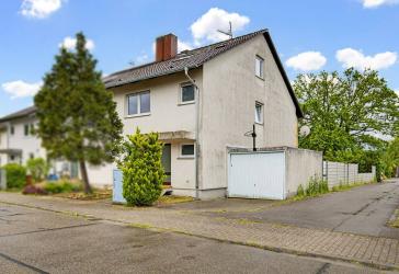 Sanierungsbedürftiges Reihenendhaus mit Garten und viel Potenzial in Stutensee-Friedrichstal
