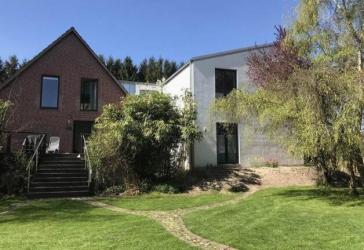 Großes Familienhaus mit Grundstück