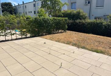 Große Terrasse: Schöne 3-Zimmer-Erdgeschosswohnung mit Gartenanteil im Neubau