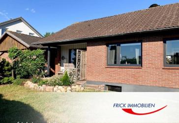 Einfamilienhaus mit Garage und Carport in Strandnähe