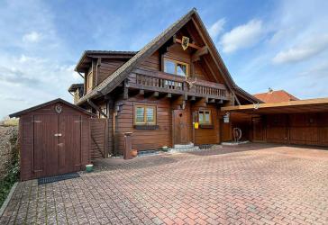 Ein Traum für Holzliebhaber - gemütliches Blockbohlenhaus