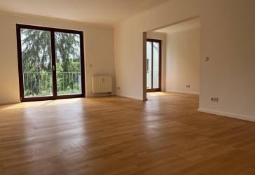 Schlossgartenviertel - Wohnen in bester Lage! schicke 4-Zimmerwohnung mit Balkon und TG-Stellplatz