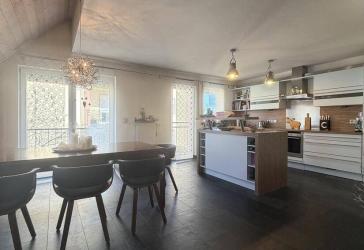 Renovierte 3 Zimmer-Maisonette-Wohnung mit Balkon in Preisenberg