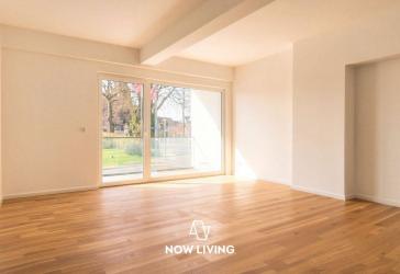 'Provisionsfrei! Modernes Wohnen am Wasser - Kernsaniertes 2-Zimmer-Apartment mit Loggia'