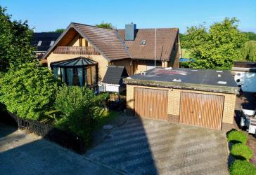 Großzügiges Einfamilienhaus mit Wintergarten, Doppelgarage und Mehrgenerationenpotenzial