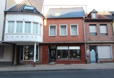 Wohn-und Geschäftshaus mit Garten in zentraler Lage