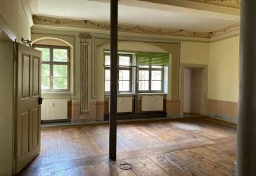 Einzigartige Gewerbeeinheit: 140 m² in charmanten Altbau