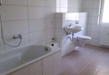 Frisch renovierte 3 Zimmer Wohnung in Bahnhof-Nähe