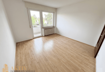 Dörnigheim! Schöne 2 ZW mit großem Balkon, Wannenbad + Gäste-WC