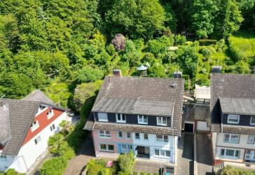 Top gepflegte Doppelhaushälfte in gefragter Lage von Remagen mit Einliegerwohnung