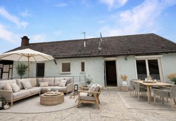 Großes Einfamilienhaus mit ELW und Dachterrasse in Steinweiler