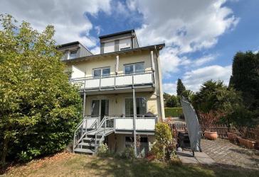 Ein Haus, Zwei Wohnungen, Viele Möglichkeiten! KfW-55-Effizienzhaus in Gladbeck-Zweckel
