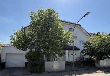 Tolle 4-Zimmer-Maisonettewohnung mit ruhiger Loggia und zwei Bädern