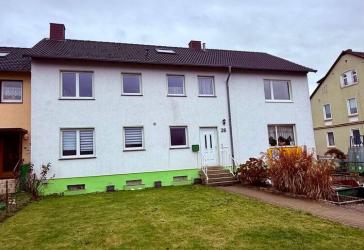 Zweifamilienhaus mit Werkstatt, Doppelgarage und vielseitigen Nutzungsmöglichkeiten in Hofgeismar