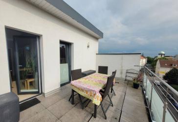 Wohnen auf zwei Ebenen: Moderne 4-Zimmer-Maisonette mit Dachterrasse und 2 Bädern in Hannover-Mitte