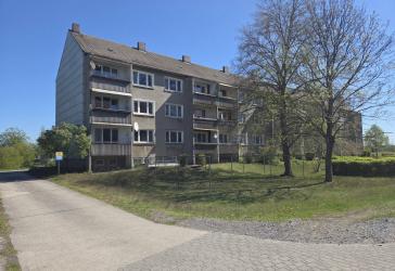 Von Privat: Mehrfamilienhaus mit 24WE in Gemeindekern von 02959 Schleife