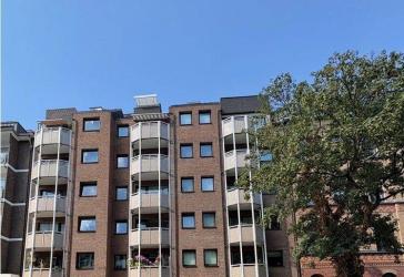 TOP-EIGENTUMSWOHNUNG ZENTRAL IN DÜSSELDORF - ZWEI LOGGIEN - AUFZUG - DUPLEX- STELLPLATZ