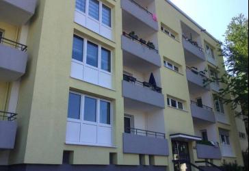 Schön aufgeteilte, renovierte 3 Zimmer mit Fernsichtbalkon