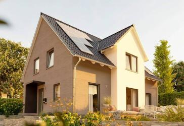 Zukunftsweisendes Lichthaus: Massivhaus-Klassiker mit KfW 55 Effizienz