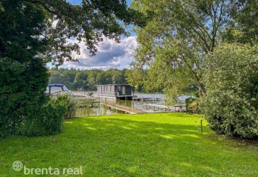 Privates Einfamilienhaus mit Seezugang & Bungalow