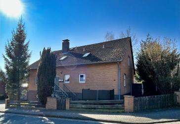 Einfamilienhaus mit Einliegerwohnung und großem Grundstück in Salzgitter-Gebhardshagen