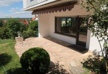 Sehr schöne, helle 2,5 Zi.-Wohnung, exkl. EBK, große Terrasse, ruhige gefragte Lage von Holzheim.