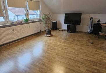 Gemütliche 3-Zimmer-DG-Wohnung mit EBK in Eltersdorf
