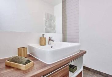 Möblierte Suite mit Balkon im 'AAL INN suites' - Für Angestellte