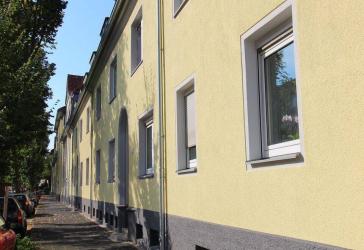 Hier findet jeder seinen Platz: Modernisierte 3,5 Raum Wohnung mit Loggia