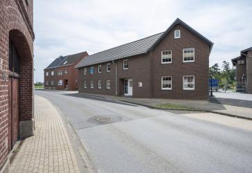 Zwei Häuser mit großem Grundstück und traumhaftem Feldblick in Gangelt-Birgden!