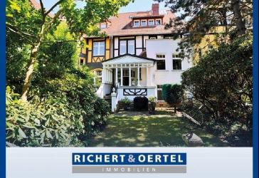 Stilvolle Villa mit hochwertiger Gesamtausstattung und Tiefgarage