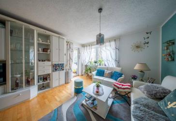 Großzügige 4-Zimmer-Wohnung mit Loggia in begehrter Wohnlage