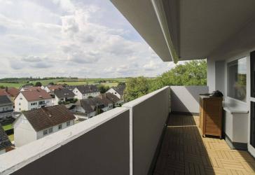 Wohnen mit Weitblick - moderne 3-Zimmer-Wohnung mit Balkon & Aufzug