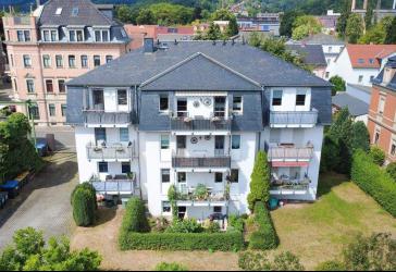 Großzügige Maisonette-Wohnung mit Balkon und Terrasse