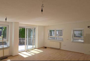 Schöne und ruhig gelegene Terrassenwohnung mit Blick ins Grüne