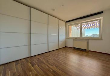 Helle, gepflegte 2,5-Zimmer-Wohnung mit moderner Ausstattung, Balkon und Tiefgaragenstellplatz