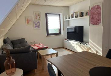 Schöne 3 Zimmer DG-Wohnung mit ausgebautem Spitzboden