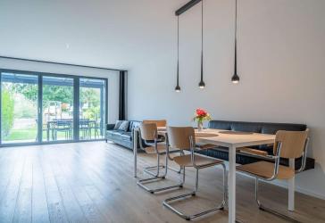 Peißenberg | Puristisches Townhouse mit Sundowner“ Dachterrasse und umfangreicher Sonderausstattung