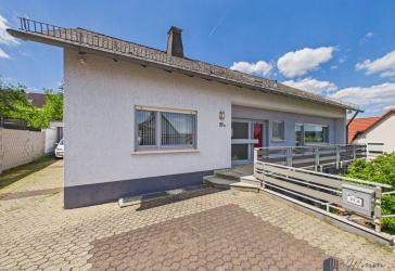 Zuhause für die ganze Familie: Gepflegtes Einfamilienhaus mit Einliegerwohnung in Eitelborn!