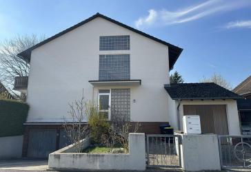 Attraktives Zweifamilienhaus in begehrter Wohnlage von Friedrichsdorf-Köppern