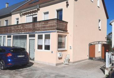 Großzügiges Zweifamilienhaus mit Garten