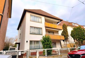 4-Familienhaus mit 2 Garagen und Garten